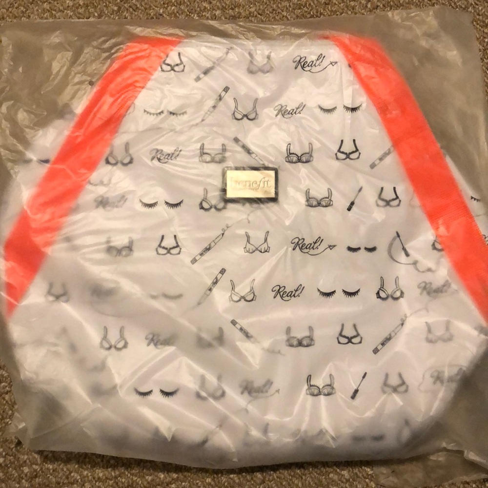 Benefit duffle bag